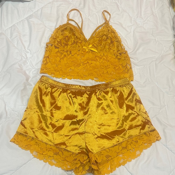 Other - NEW Lace Trim Satin Sleepwear Set in Mustard size XL